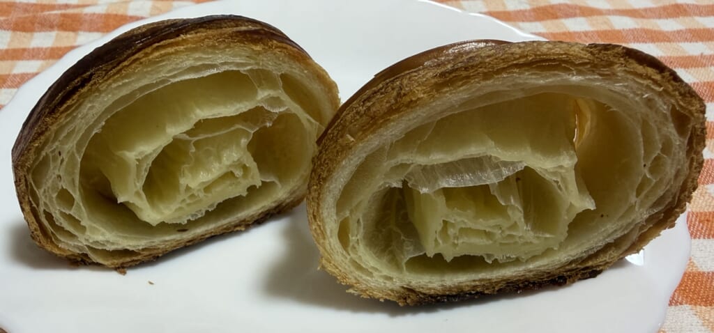 発酵バタークロワッサン　断面